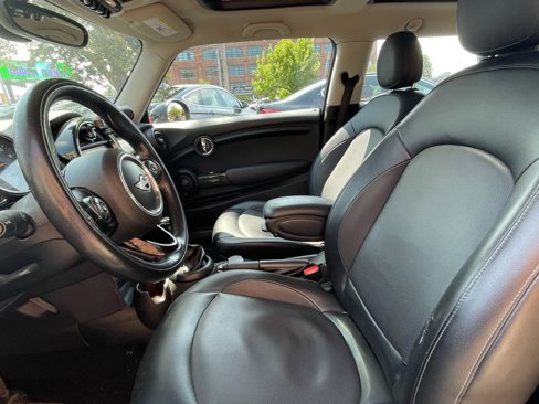 Used 2018 MINI Cooper 2-Door Hardtop image 12