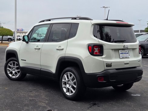 Used 2020 Jeep Renegade Latitude w/ Cold Weather Group image 13