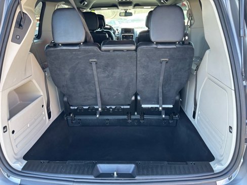 Used 2018 Dodge Grand Caravan SXT image 25