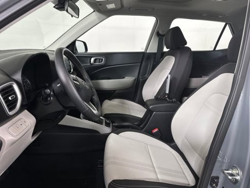 Used 2022 Hyundai Venue SEL w/ Cargo Package image 11