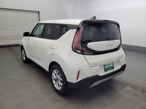 Used 2023 Kia Soul LX w/ LX Technology Package image 5