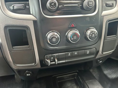 Used 2016 RAM 2500 Tradesman w/ Chrome Appearance Group image 23