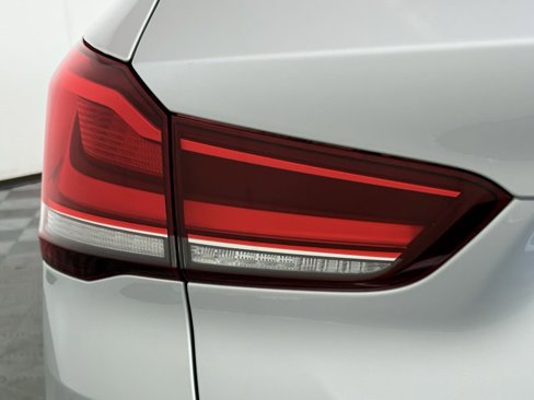 Used 2020 BMW X1 xDrive28i image 10