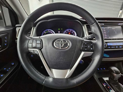 Used 2016 Toyota Highlander Limited image 15