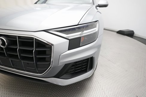 Used 2022 Audi Q8 Premium image 24