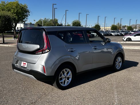 Used 2023 Kia Soul LX w/ Option Group 015 image 7