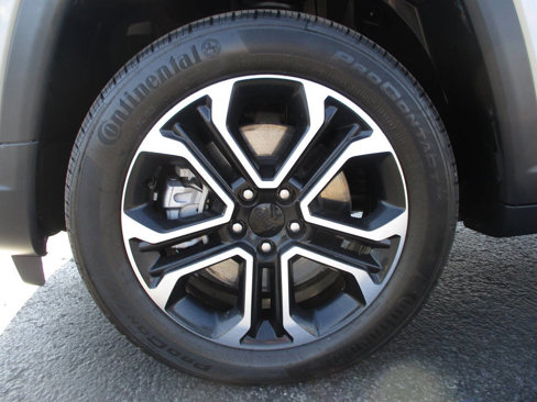 Used 2023 Jeep Compass Limited w/ Sun and Sound Group image 9
