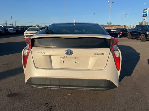 Used 2016 Toyota Prius Four image 4