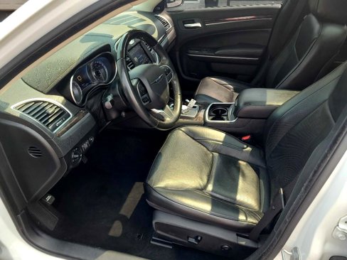 Used 2020 Chrysler 300 Limited image 10