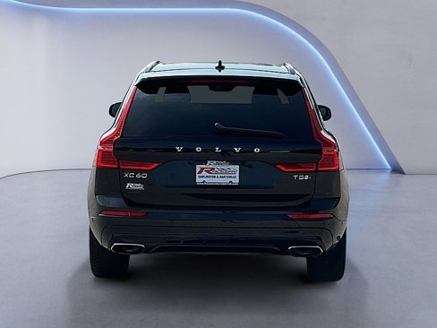 Used 2020 Volvo XC60 T5 R-Design image 3