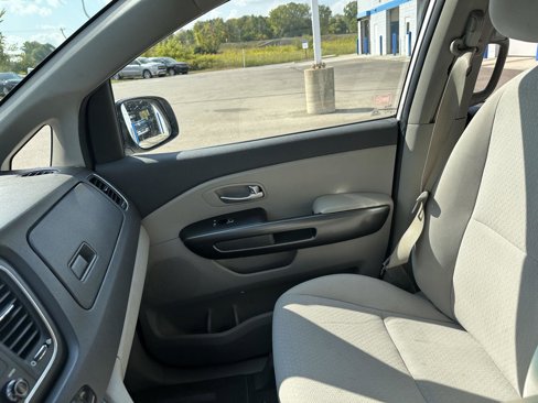 Used 2018 Kia Sedona L image 33