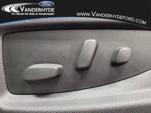 Used 2015 GMC Sierra 1500 SLE w/ SLE Value Package image 16