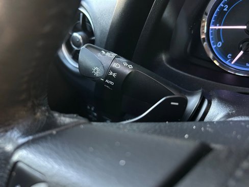 Used 2019 Toyota Corolla SE image 20