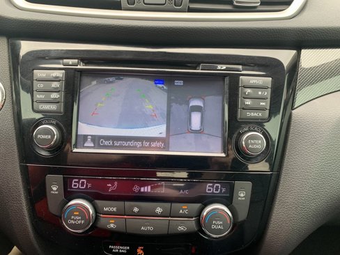 Used 2016 Nissan Rogue SL image 19