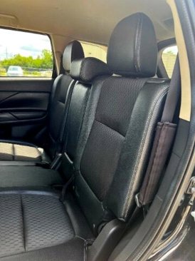 Used 2015 Mitsubishi Outlander SE image 19