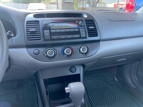Used 2005 Toyota Camry LE image 12