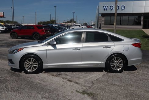 Used 2016 Hyundai Sonata SE image 3