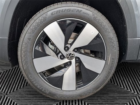 New 2025 Volkswagen Taos S image 9