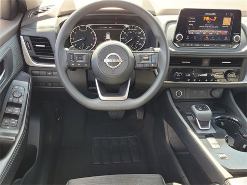 Used 2023 Nissan Rogue SV image 7