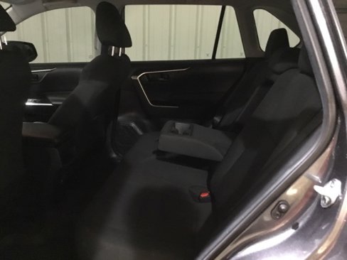Used 2021 Toyota RAV4 LE image 41