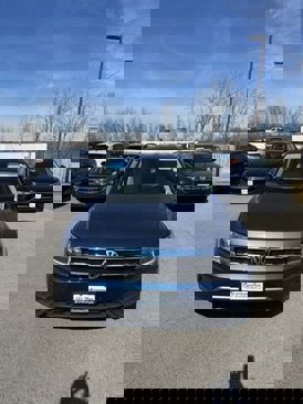 Used 2019 Volkswagen Tiguan SE image 2
