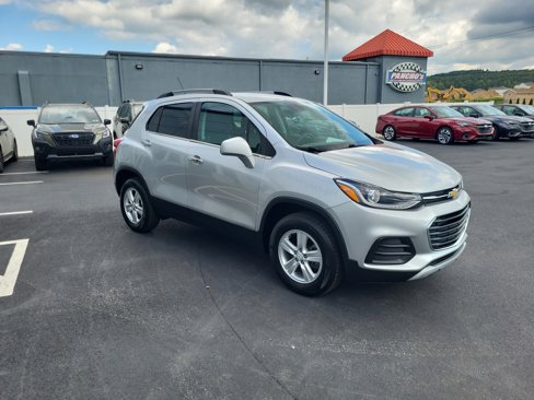 Used 2020 Chevrolet Trax LT w/ LT Convenience Package image 7