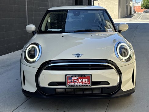 Used 2023 MINI Cooper 2-Door Hardtop image 2