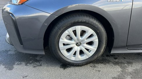 Used 2020 Toyota Prius LE image 10