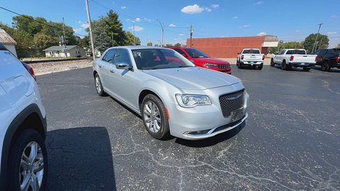 Used 2019 Chrysler 300 Limited image 5