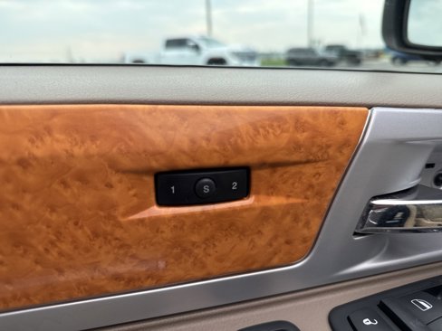 Used 2010 Chrysler Town & Country Limited w/ Entertainment Group #3 image 18