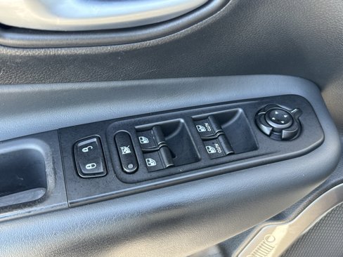 Used 2022 Jeep Renegade Latitude image 16
