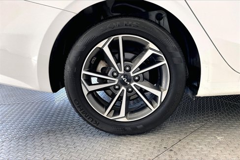 Used 2022 Kia Forte LXS image 8