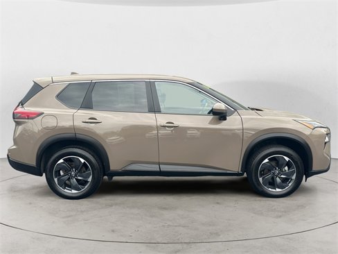 Used 2025 Nissan Rogue SV image 6