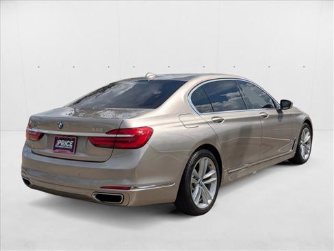 Used 2017 BMW 750i xDrive image 5