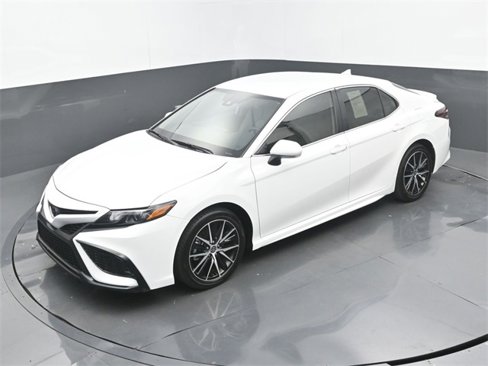 Used 2023 Toyota Camry SE image 30