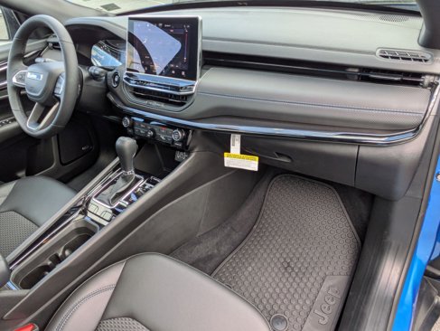 New 2025 Jeep Compass Latitude w/ Sun and Sound Group image 32