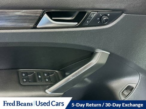 Used 2020 Volkswagen Passat 2.0T R-Line image 19