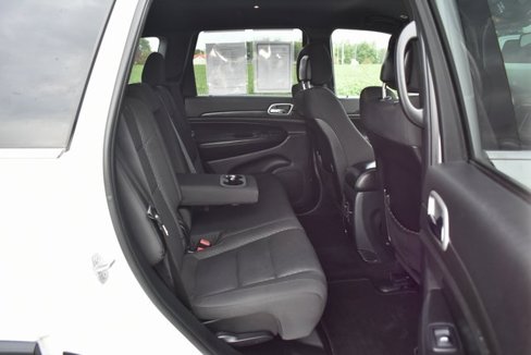 Used 2018 Jeep Grand Cherokee Laredo image 33