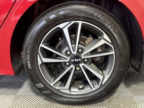 Used 2022 Kia Forte LXS w/ LXS Technology Package image 12