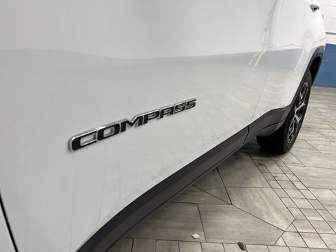 Certified 2024 Jeep Compass Limited image 34