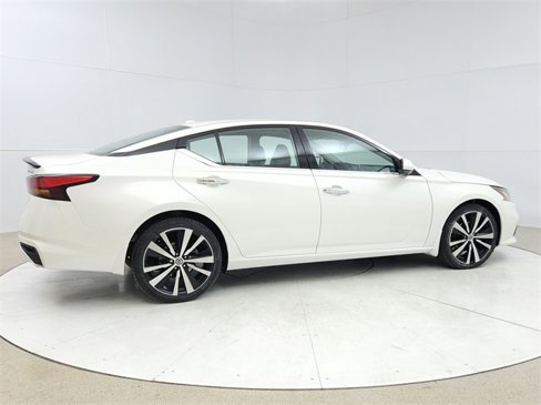 Used 2019 Nissan Altima 2.5 Platinum image 7