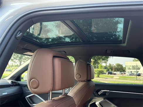 Certified 2025 Audi Q3 2.0T Premium Plus w/ Premium Plus Package image 19