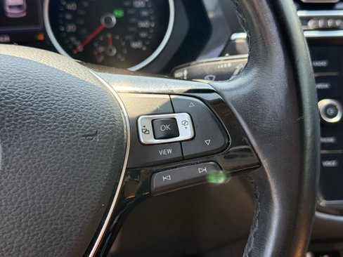 Used 2019 Volkswagen Tiguan SEL image 17