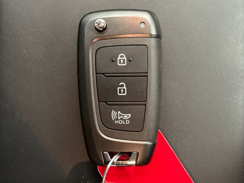 Used 2022 Hyundai Venue SEL image 10