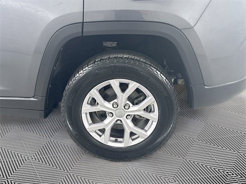 Certified 2022 Jeep Grand Cherokee Limited image 28