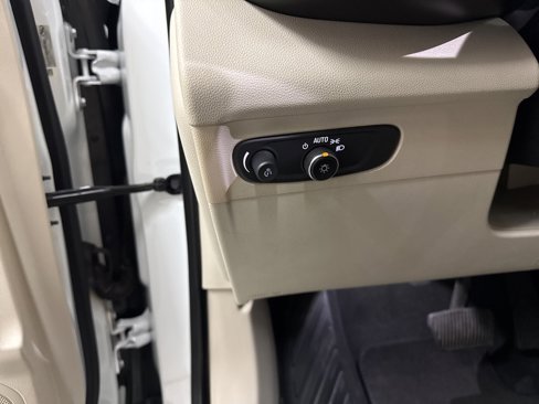 Used 2021 Buick Envision Essence image 33