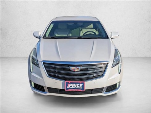 Used 2018 Cadillac XTS Luxury image 2
