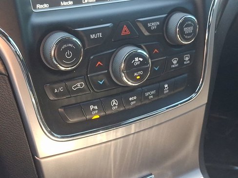 Used 2018 Jeep Grand Cherokee Altitude image 16