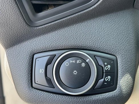 Used 2015 Ford Escape SE image 33