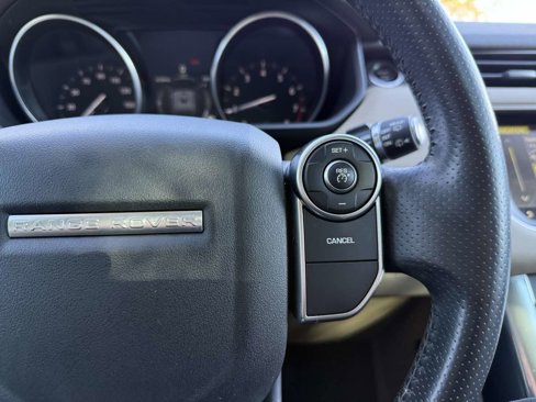 Used 2017 Land Rover Range Rover Sport SE image 17